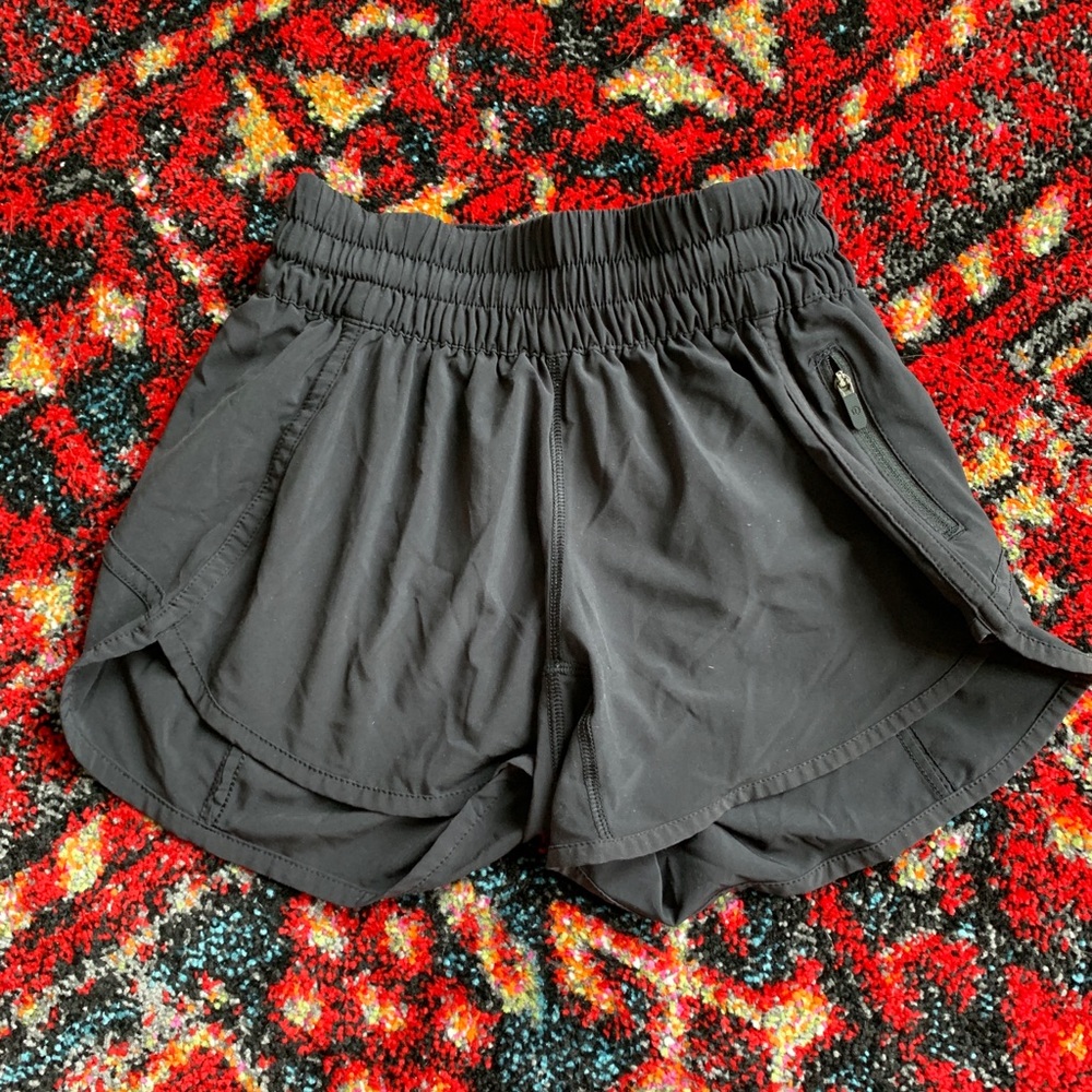 Lululemon tracker v short